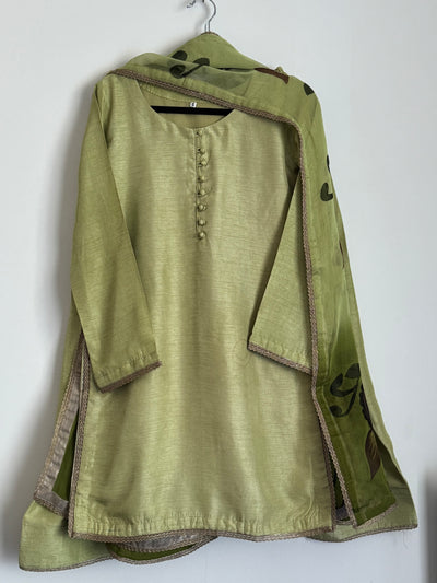 Farshi Shalwaar x Handpaint